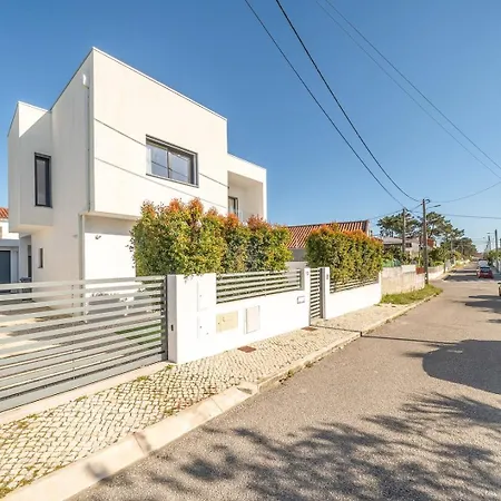 Guestready - Aroeira Pool Villa *